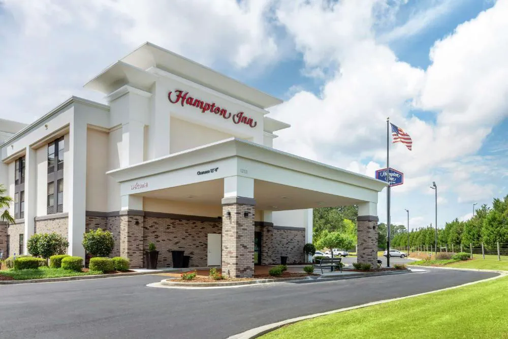 Hampton Inn Brookhaven hotel hero
