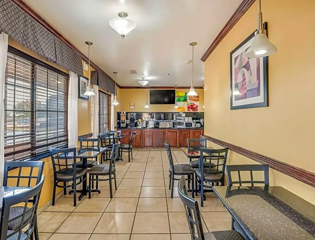 Econo Lodge Lubbock I-27 hotel detail image 1