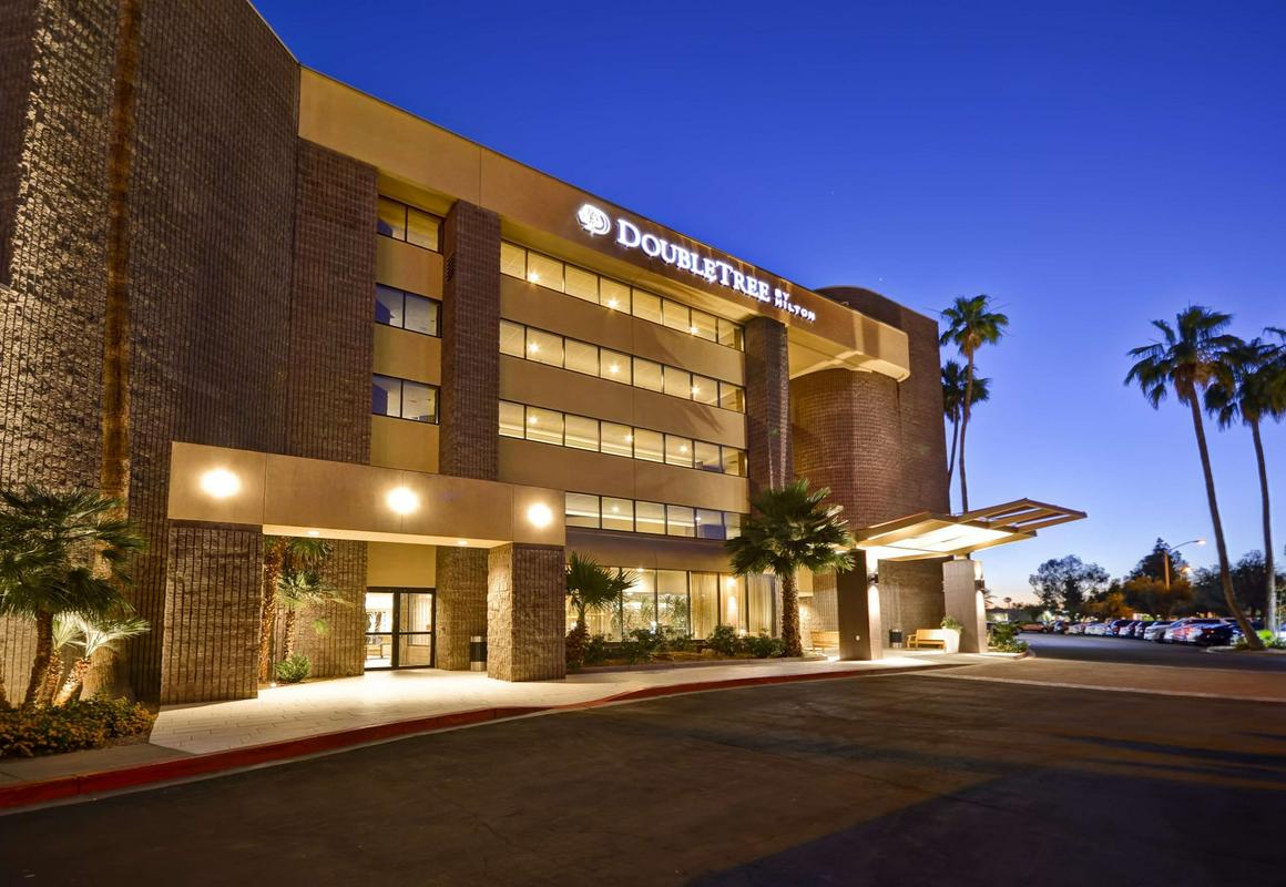 DoubleTree by Hilton Phoenix North hotel hero