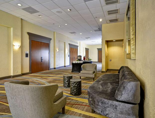 DoubleTree by Hilton Phoenix North hotel detail image 3
