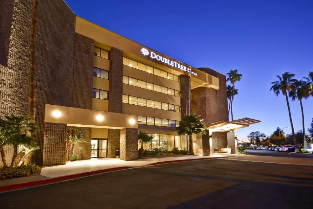 DoubleTree by Hilton Phoenix North hotel hero