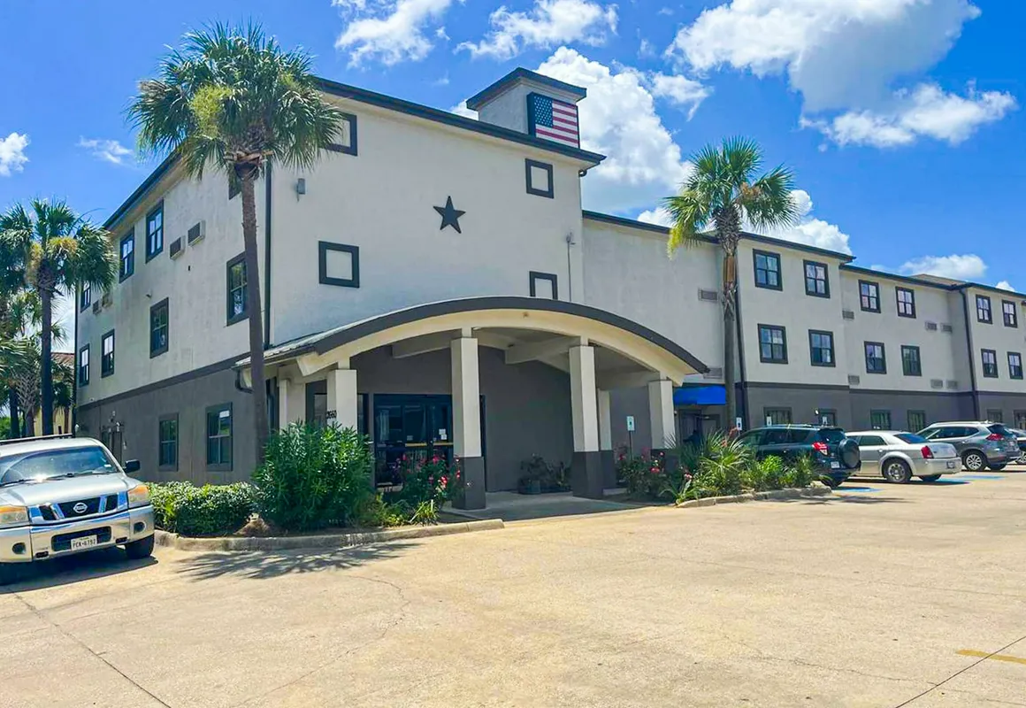 OYO Townhouse Beaumont Medical Center Area hotel hero