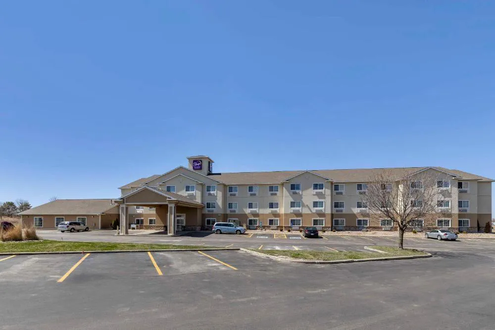 Sleep Inn & Suites Pleasant Hill - Des Moines hotel hero