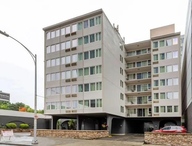 La Quinta Inn & Suites by Wyndham Seattle Downtown hotel detail image 1