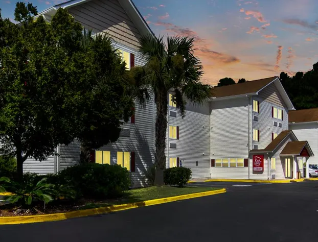 Red Roof Inn Darien - I-95/ North Brunswick hotel detail image 4