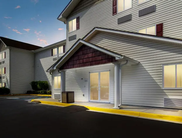 Red Roof Inn Darien - I-95/ North Brunswick hotel detail image 3
