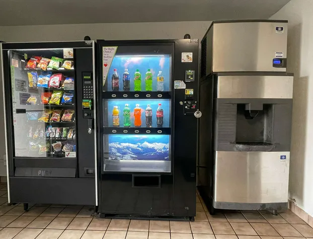 Motel 6 Green Bay, WI - Lambeau hotel detail image 3