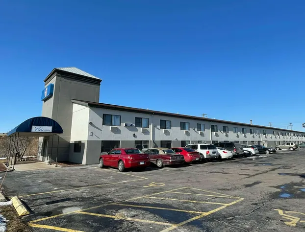 Motel 6 Green Bay, WI - Lambeau hotel detail image 2