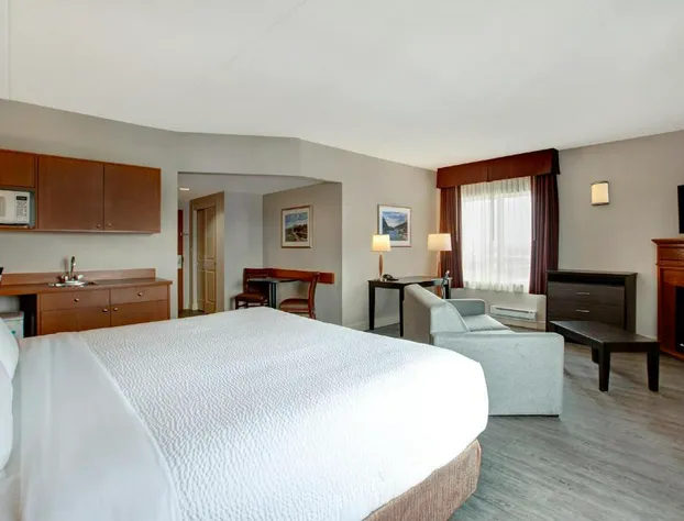 Days Inn & Suites by Wyndham Collingwood hotel detail image 4