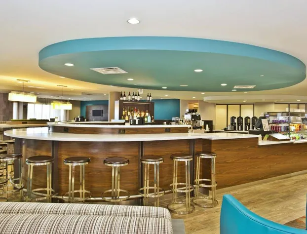 Courtyard by Marriott Gulfport Beachfront hotel detail image 1