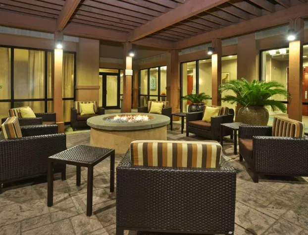 Courtyard by Marriott Gulfport Beachfront hotel detail image 2