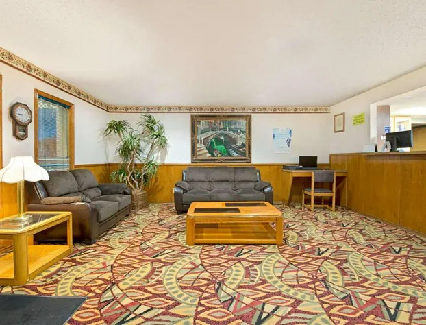 Super 8 by Wyndham Plano/Dallas Area hotel detail image 3