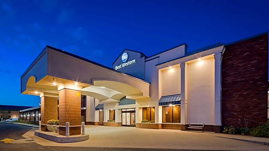 Valley Plaza Inn hotel hero