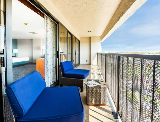 DoubleTree by Hilton Carson hotel detail image 2