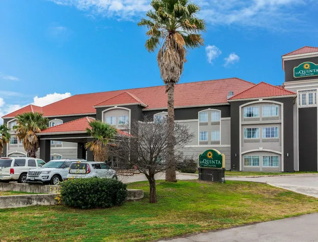 La Quinta Inn & Suites by Wyndham Seguin hotel detail image 1