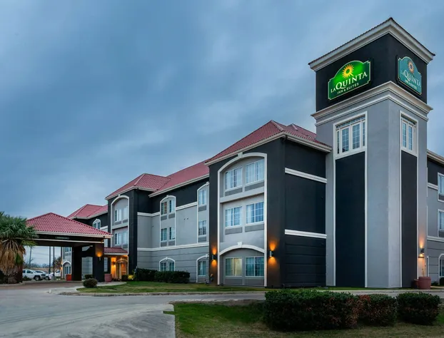La Quinta Inn & Suites by Wyndham Seguin hotel detail image 1