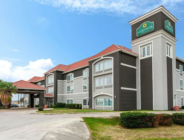 La Quinta Inn & Suites by Wyndham Seguin hotel detail image 3