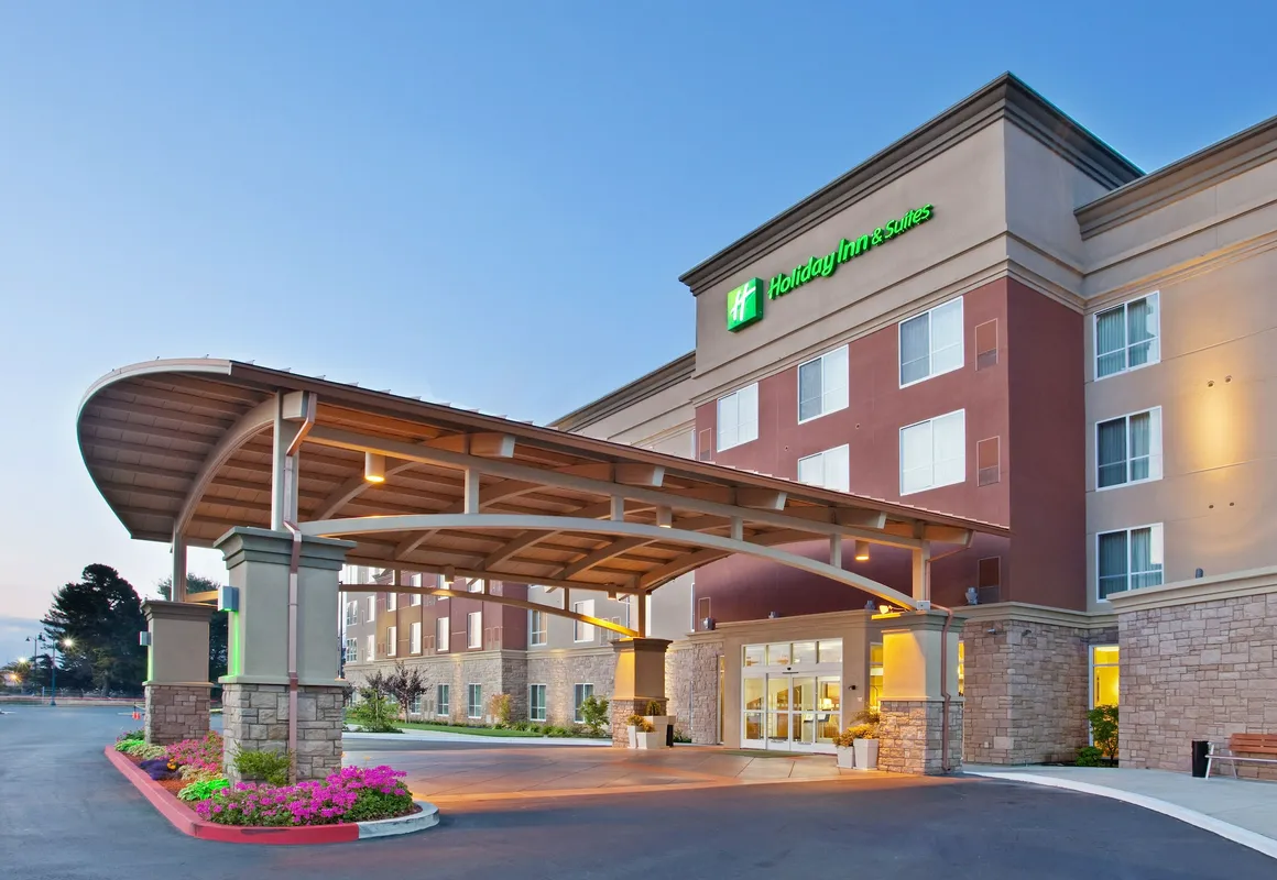 Holiday Inn & Suites Oakland Airport by IHG hotel hero