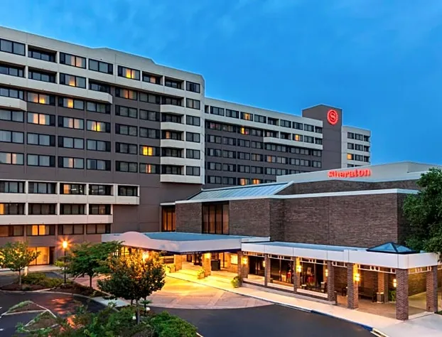 Sheraton Norfolk Waterside Hotel hotel detail image 1