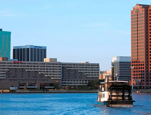 Sheraton Norfolk Waterside Hotel hotel detail image 2