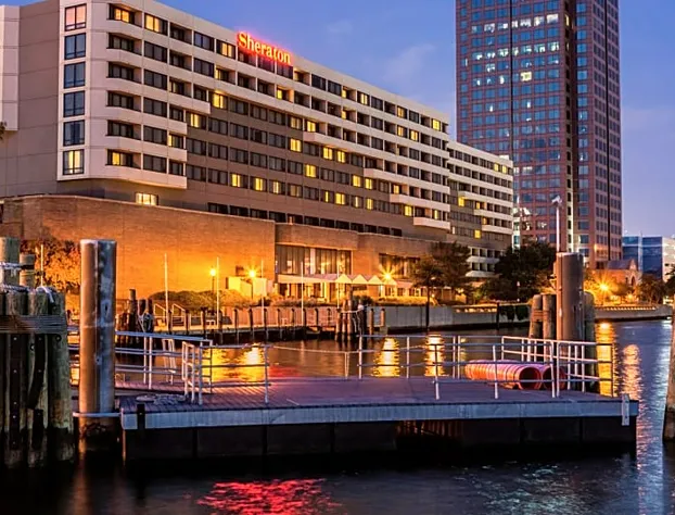 Sheraton Norfolk Waterside Hotel hotel detail image 4