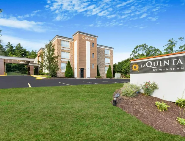 La Quinta Inn & Suites by Wyndham Sturbridge hotel detail image 2