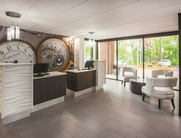 La Quinta Inn & Suites by Wyndham Sturbridge hotel detail image 3