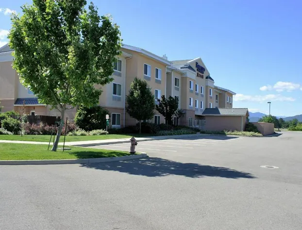 Fairfield Inn & Suites by Marriott Redding hotel detail image 1