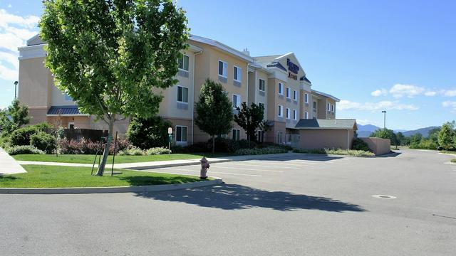 Fairfield Inn & Suites by Marriott Redding hotel detail image 2