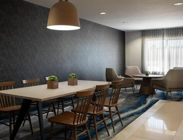 Fairfield Inn & Suites by Marriott Redding hotel detail image 4