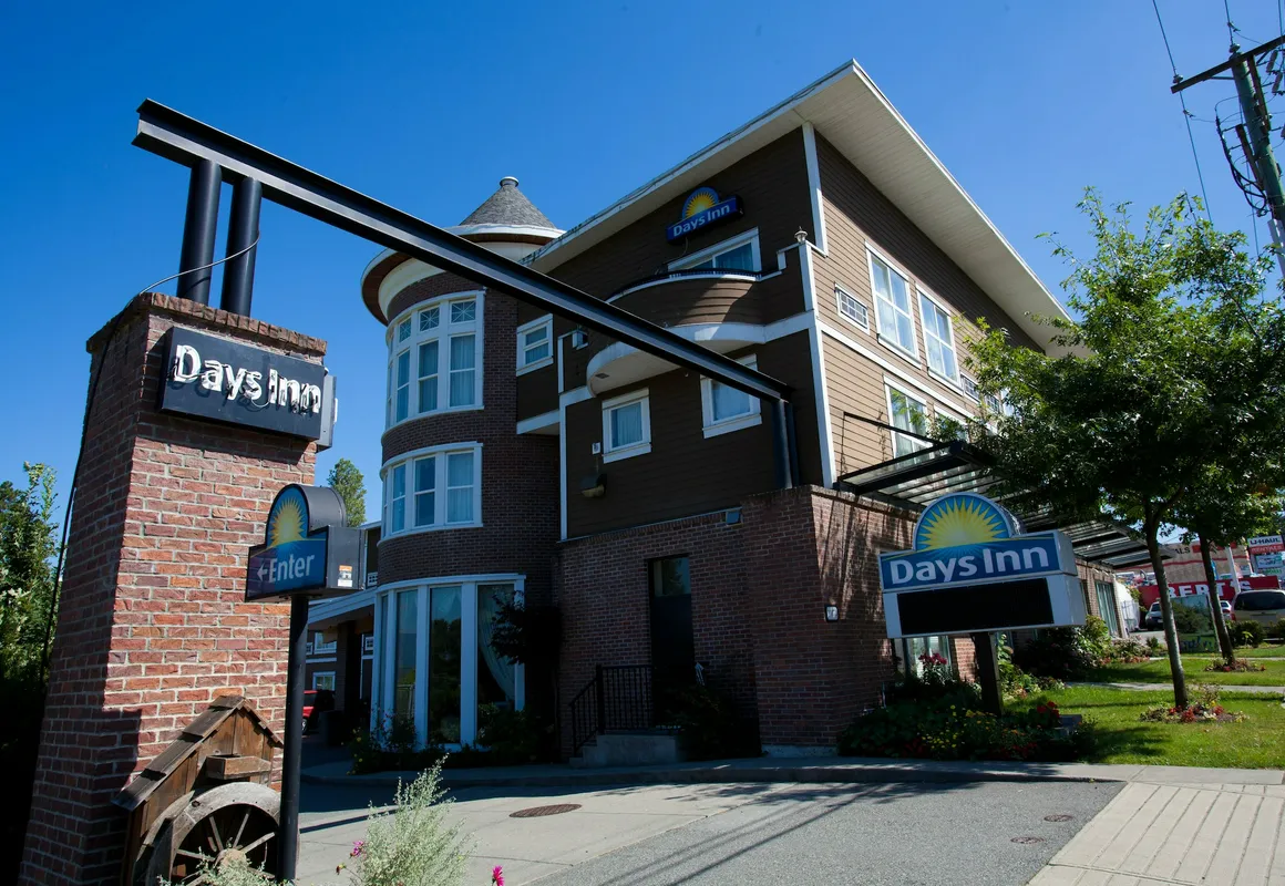 Days Inn by Wyndham Surrey hotel hero