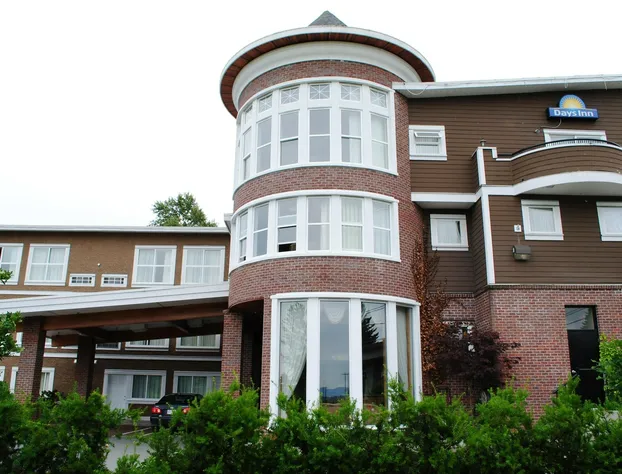 Days Inn by Wyndham Surrey hotel detail image 3