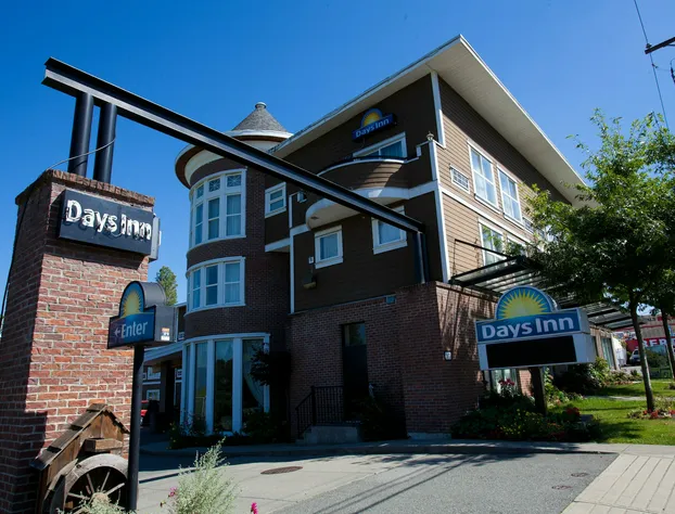 Days Inn by Wyndham Surrey hotel detail image 1