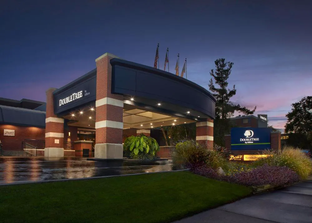 DoubleTree by Hilton Akron Fairlawn hotel hero