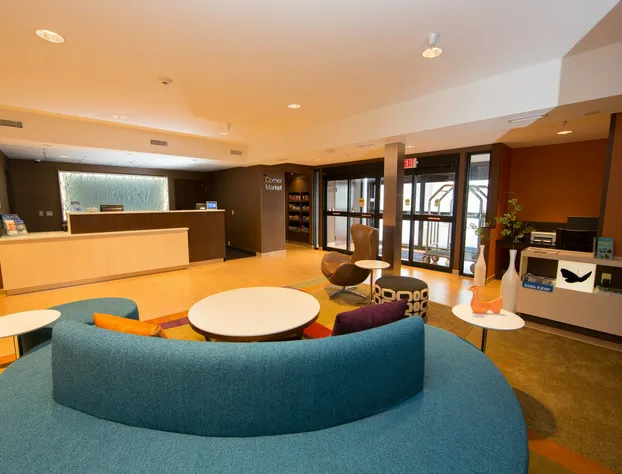 Fairfield Inn & Suites by Marriott Burlington hotel detail image 1