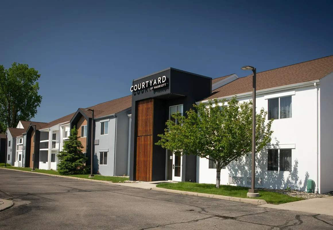 Courtyard by Marriott Lansing hotel hero