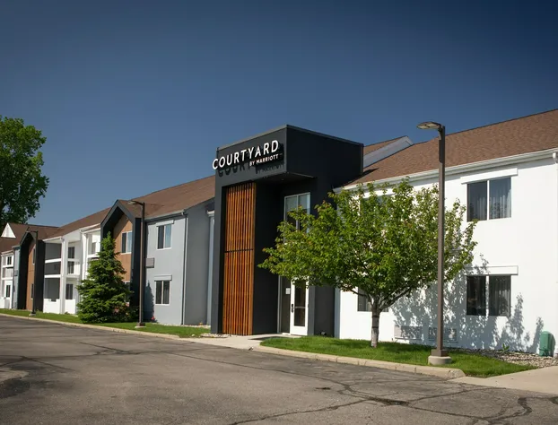 Courtyard by Marriott Lansing hotel detail image 1
