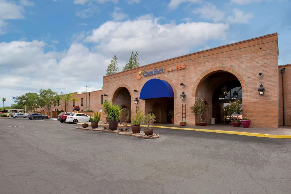Comfort Suites Tucson near Sabino Canyon hotel hero