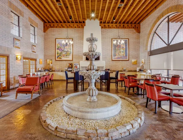 Comfort Suites Tucson near Sabino Canyon hotel detail image 4