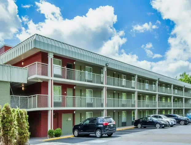 Days Inn & Suites by Wyndham Johnson City hotel detail image 4