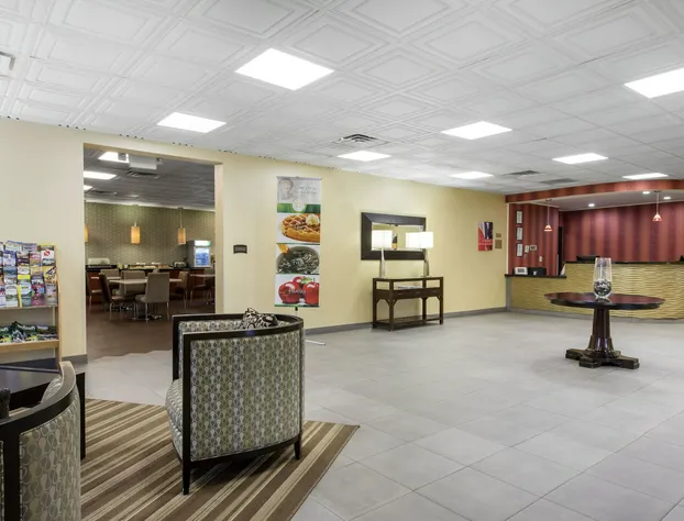 Quality Inn & Suites Charleston - Civic Center hotel detail image 4