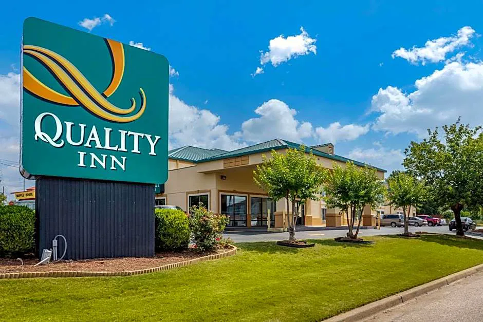 Quality Inn Auburn Campus Area I-85 hotel hero