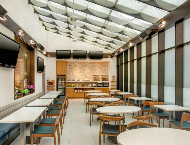 Fairfield by Marriott New York Manhattan Times Square hotel detail image 4