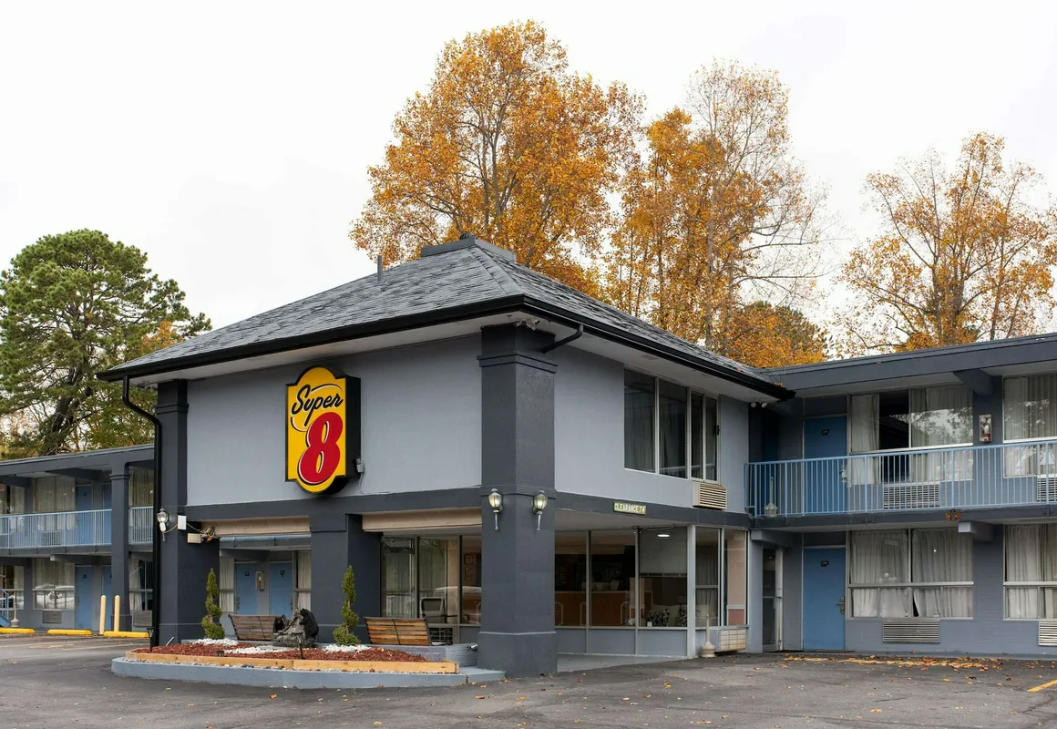 Super 8 by Wyndham Black Mountain hotel hero