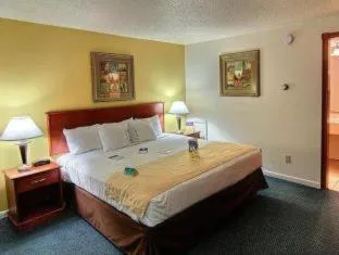 Best Western Plus Traverse City hotel detail image 4