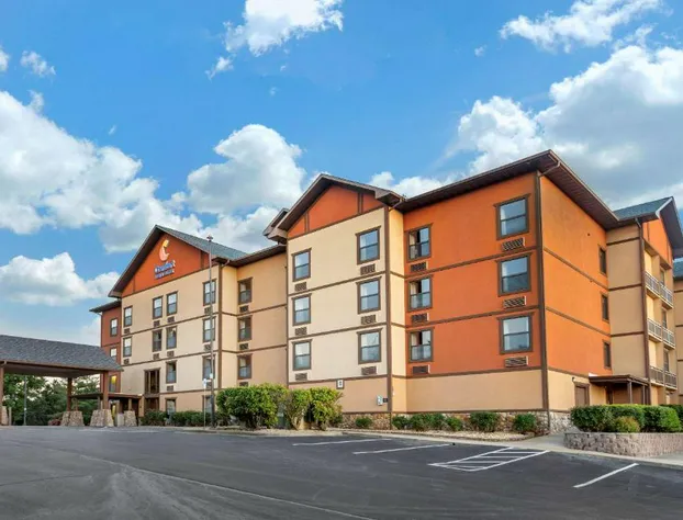 Comfort Inn & Suites Branson Meadows hotel detail image 2