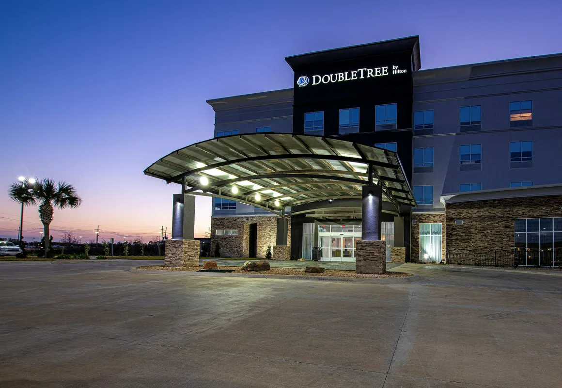 DoubleTree by Hilton Sulphur Lake Charles hotel hero