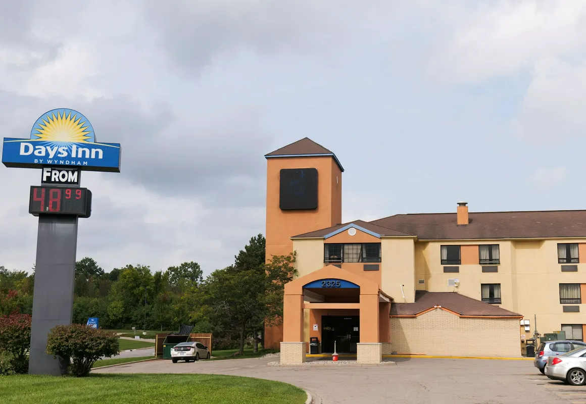 Days Inn by Wyndham Flint/Bishop International Airport hotel hero