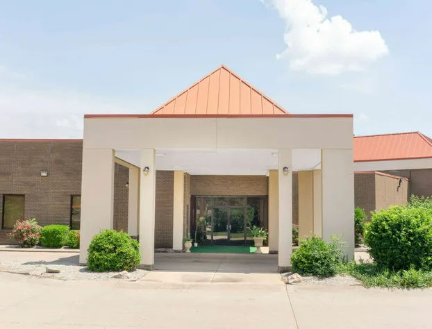 Super 8 by Wyndham Harrison OH hotel detail image 3