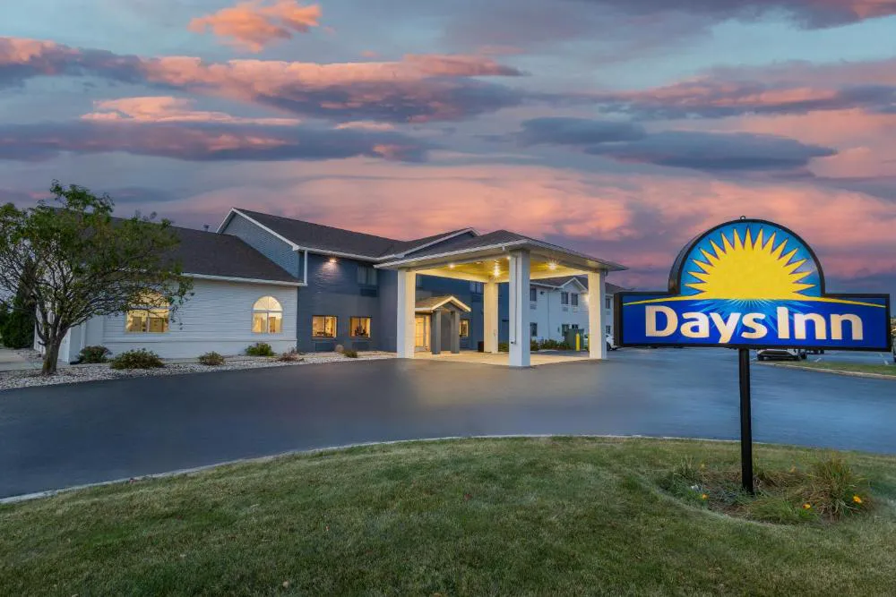 Days Inn by Wyndham Sturtevant / Racine / Mount Pleasant hotel hero